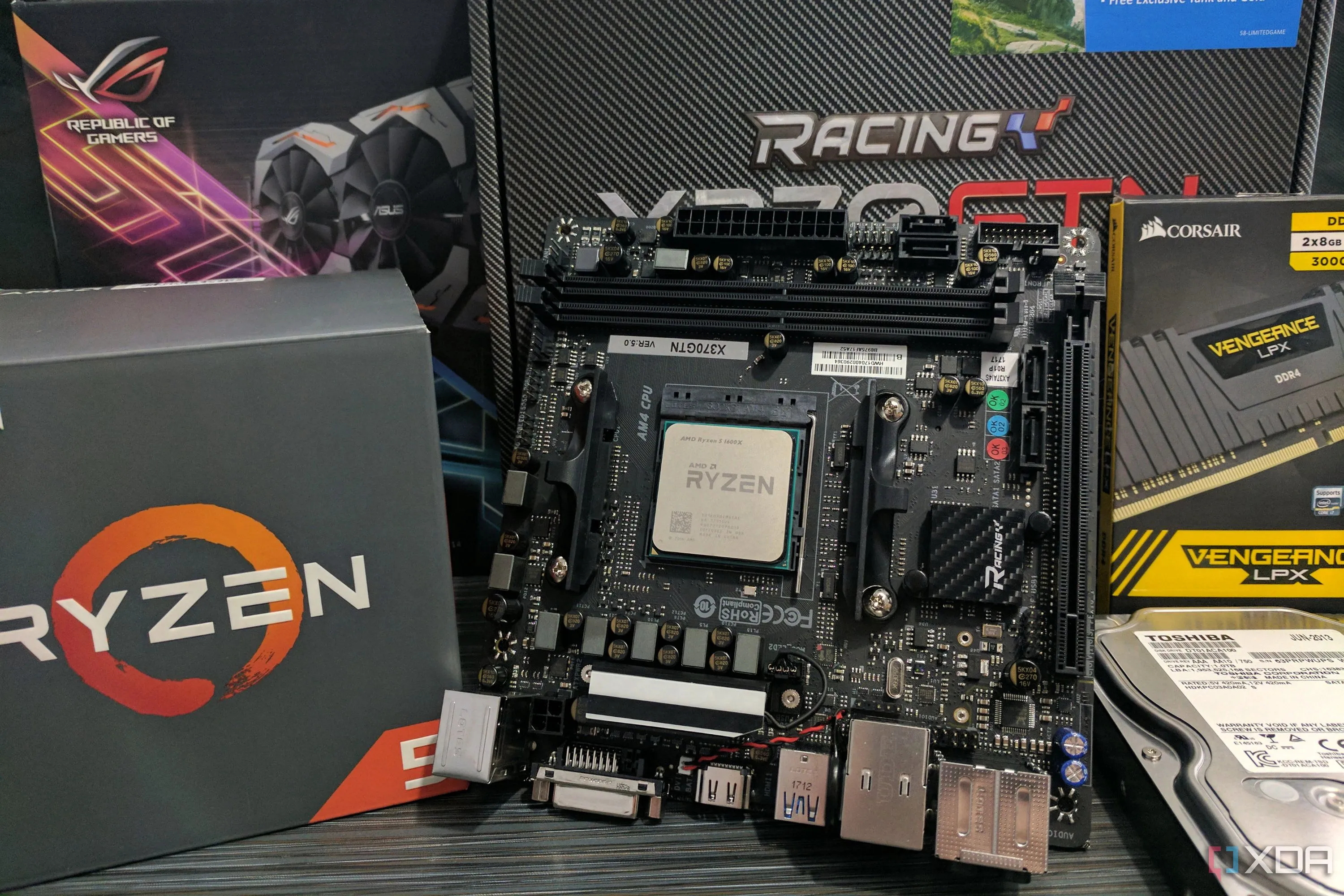 Bo mạch chủ AMD AM4 Mini-ITX và các linh kiện PC SFF nhỏ gọn