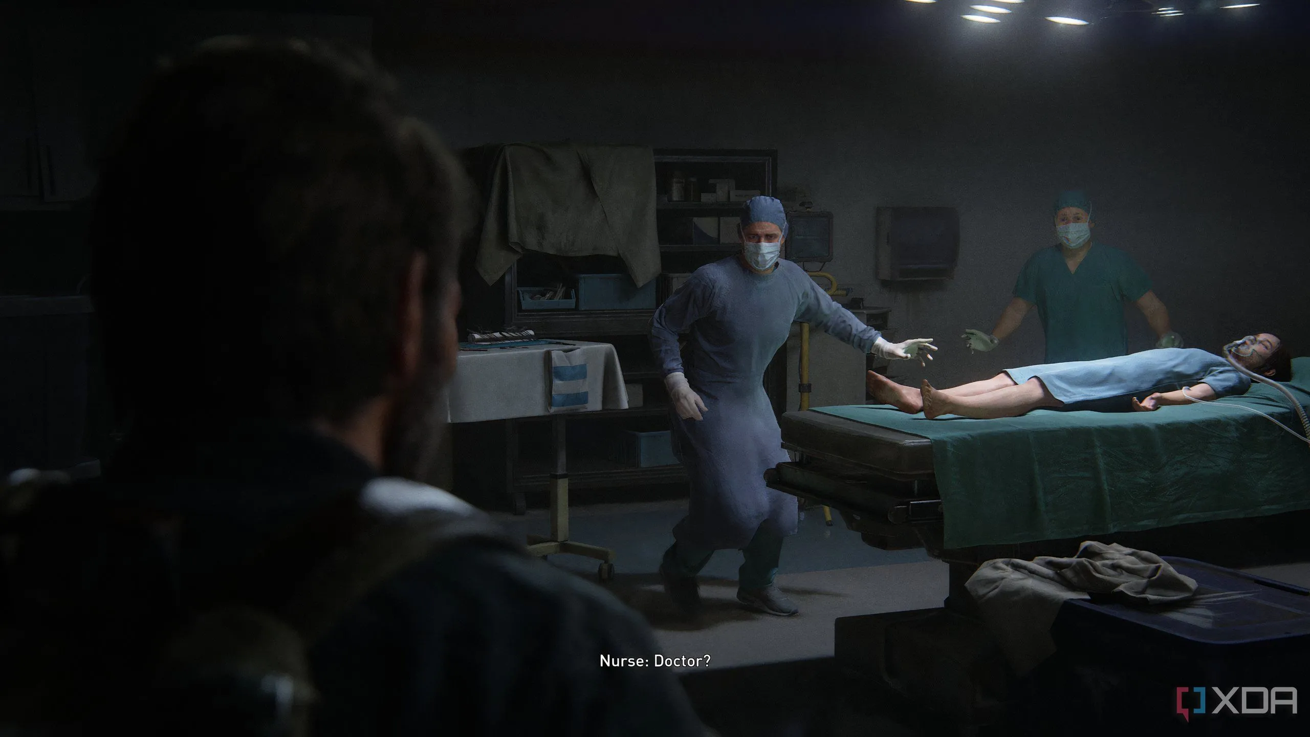 Bối cảnh phòng mổ trong The Last of Us Part II Remastered, nơi cha của Abby bị Joel giết, minh họa góc nhìn đa chiều về nhân vật.