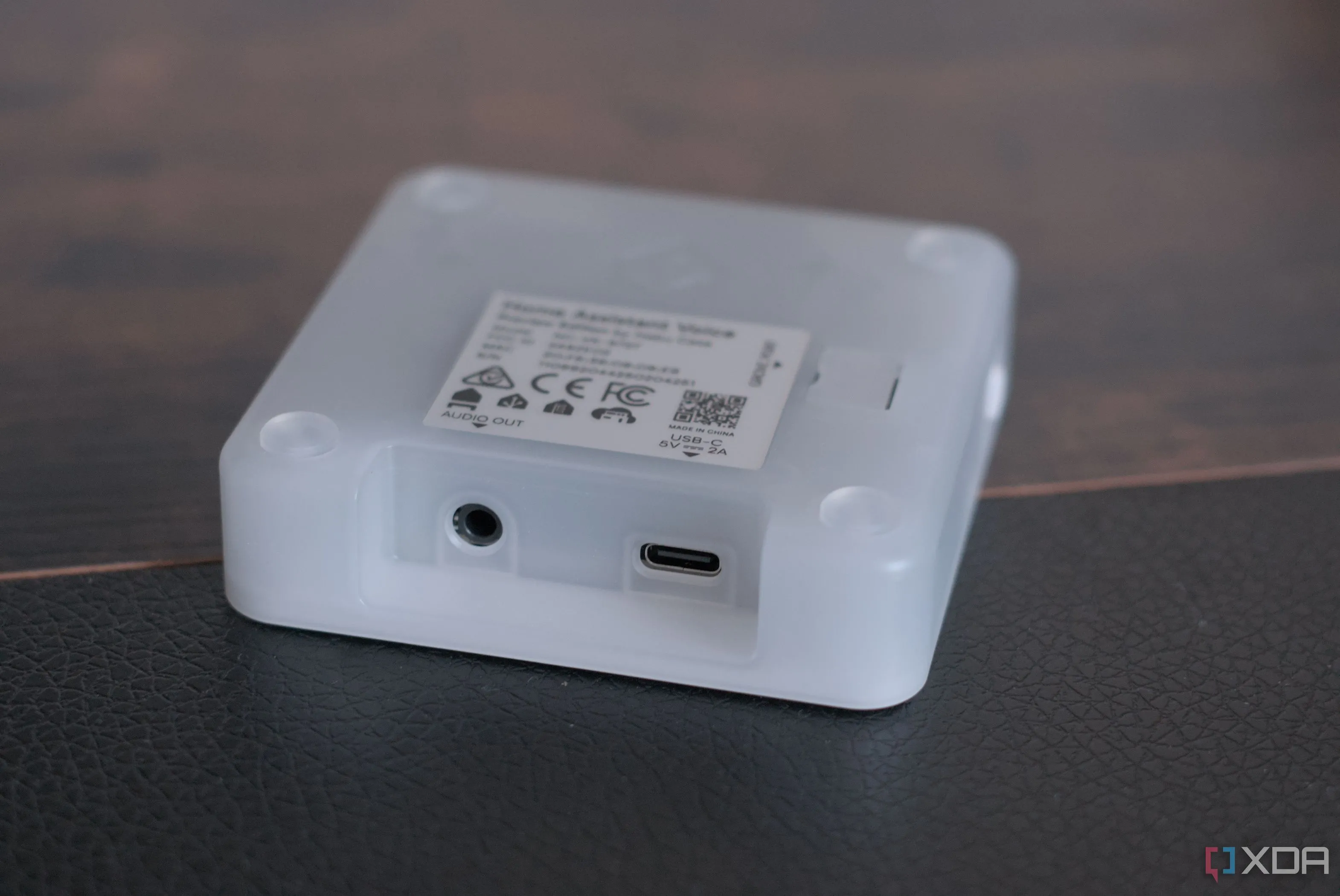 Các cổng kết nối trên thiết bị Home Assistant Voice PE, cho thấy khả năng mở rộng và tích hợp nhiều phụ kiện công nghệ.