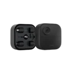 Camera an ninh Blink Outdoor 4 kèm Bộ Pin Mở Rộng 4 năm, thể hiện sự bền bỉ cho giám sát ngoài trời.