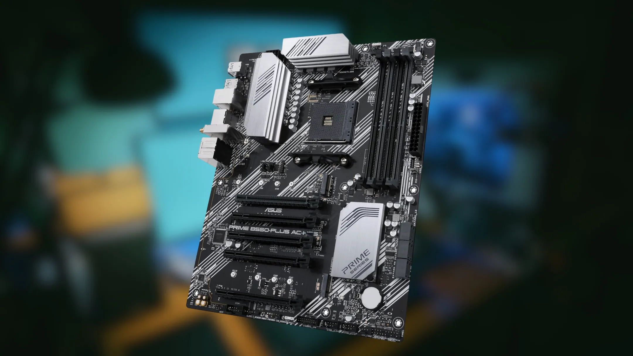Cận cảnh các khu vực tản nhiệt và khe cắm RAM trên bo mạch chủ ASUS Prime B550-PLUS