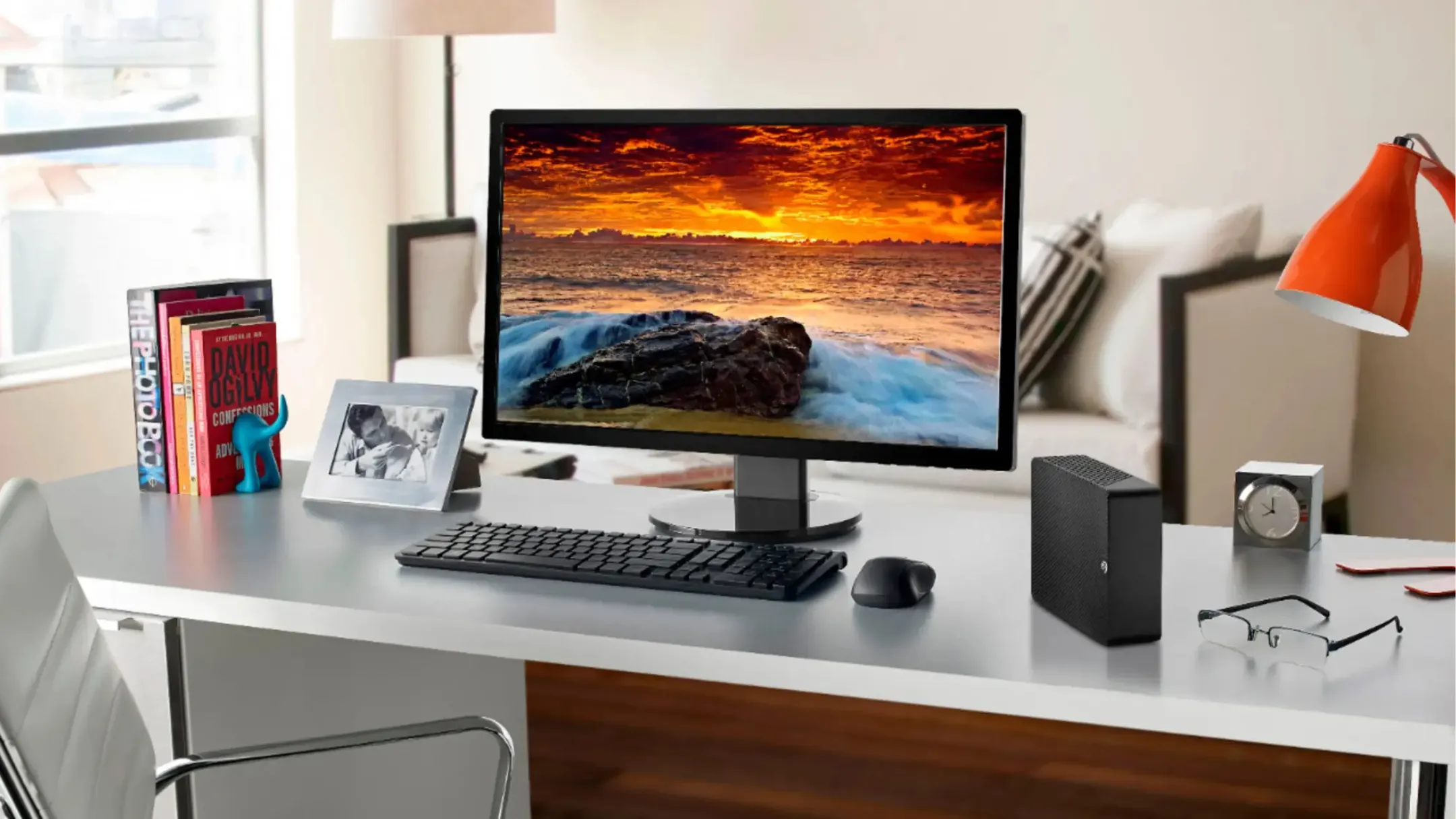 Cổng kết nối USB 3.0 và cổng nguồn của ổ cứng Seagate Expansion, minh họa tính linh hoạt trong sử dụng.