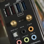 Cổng kết nối Wi-Fi trên tấm chắn I/O của bo mạch chủ, minh họa tính năng WiFi tích hợp