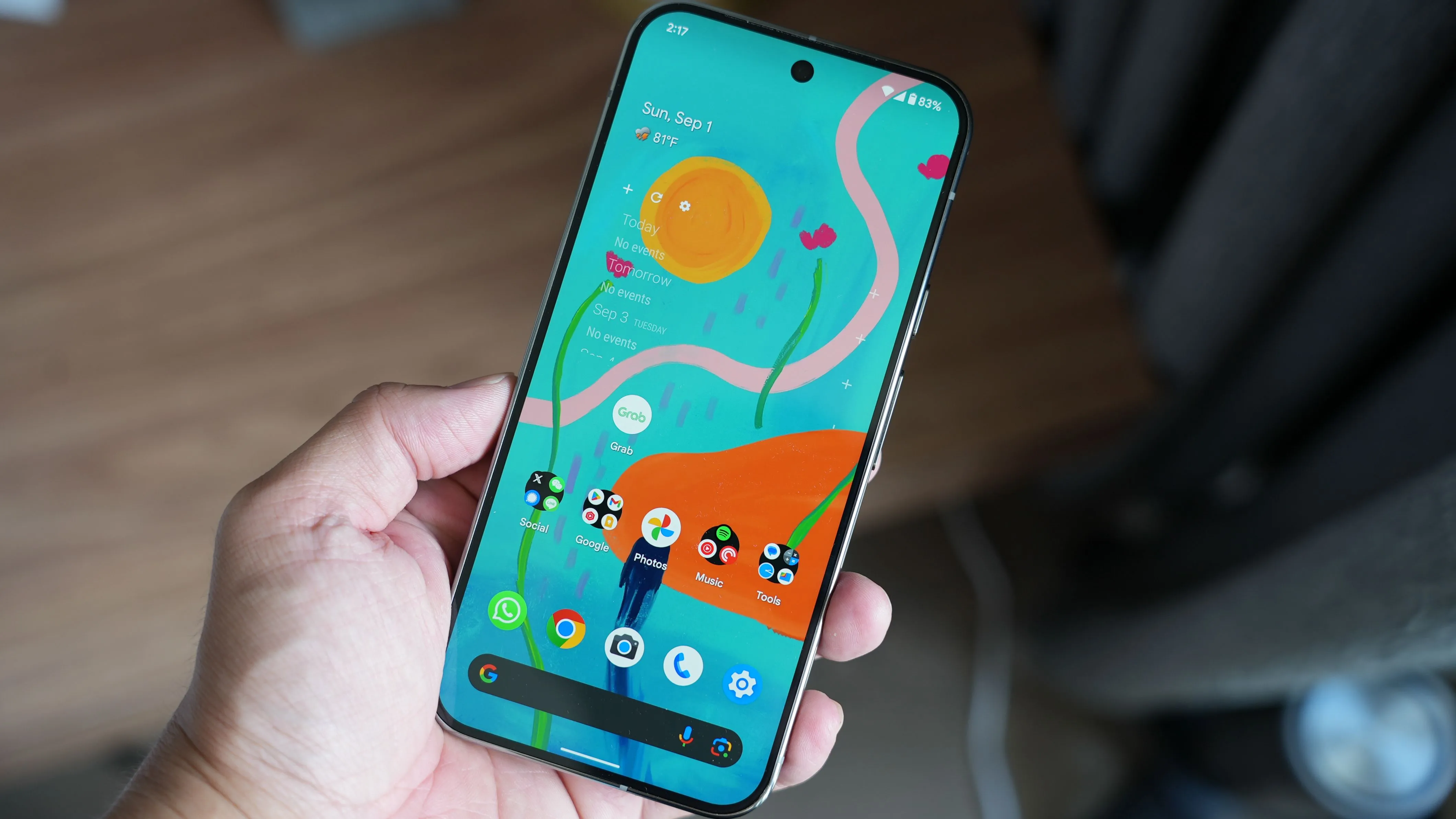 Điện thoại Google Pixel 8 Pro, thiết bị được sử dụng để ghi lại nhật ký Bluetooth HCI phục vụ quá trình phân tích gói tin điều khiển đèn Govee.