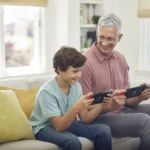 Gia đình chơi Nintendo Switch cùng nhau