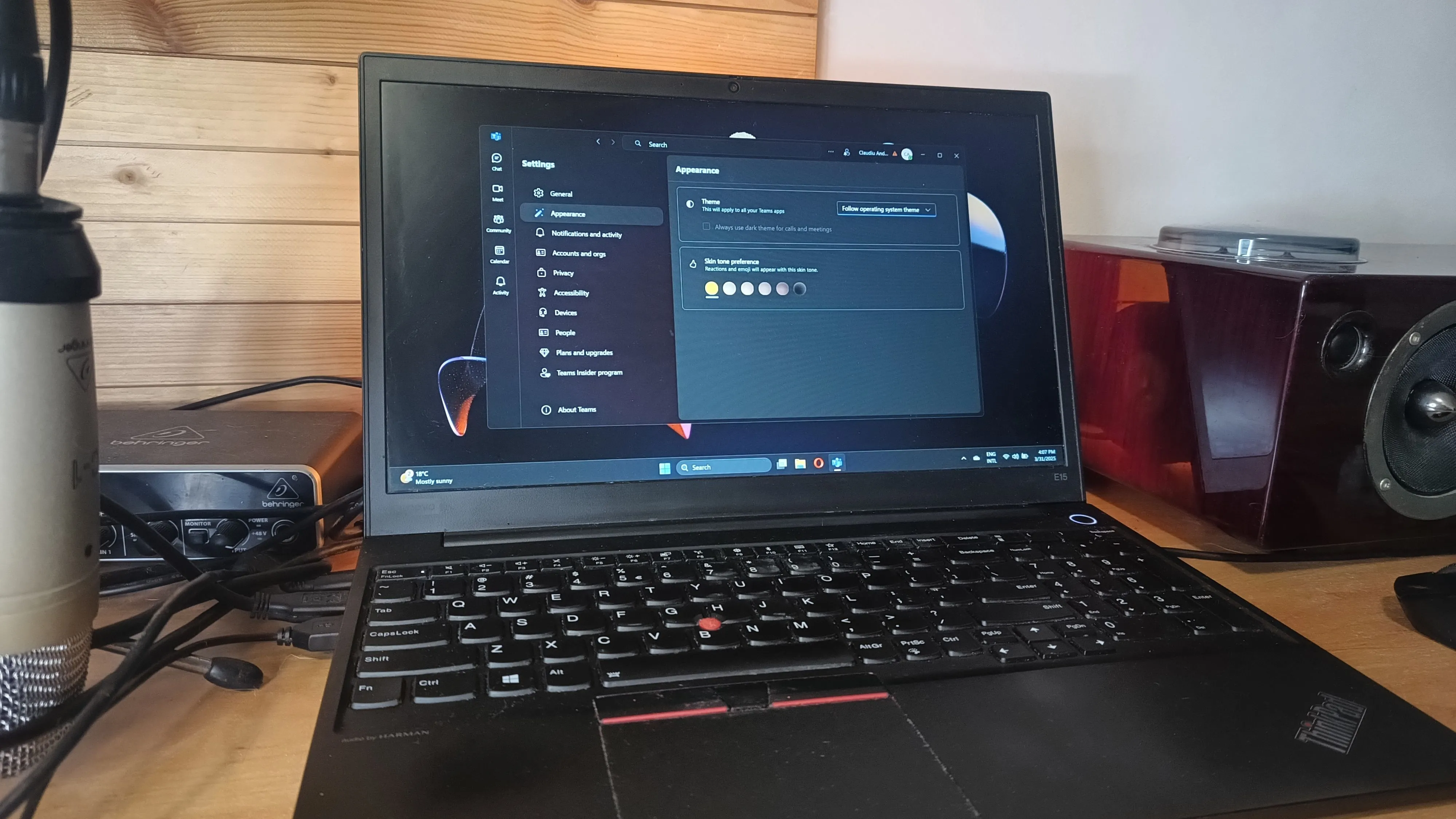 Giao diện cài đặt Microsoft Teams trên laptop Windows 11