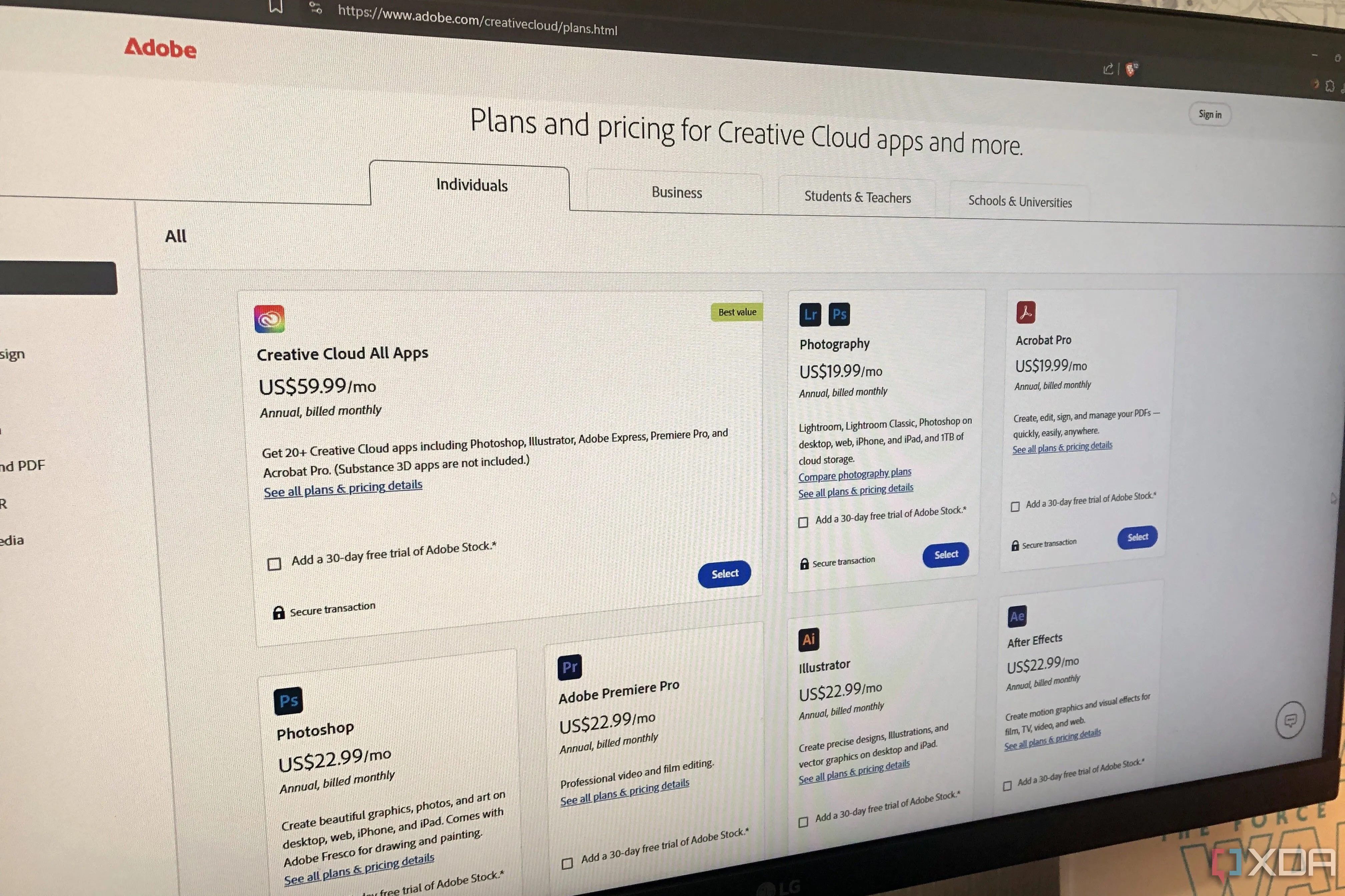 Giao diện hiển thị các gói đăng ký và chính sách giá của Adobe Creative Cloud