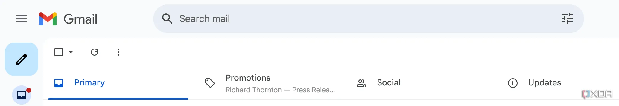 Giao diện phân loại email của Gmail với các tab Primary, Promotions, Social, Updates