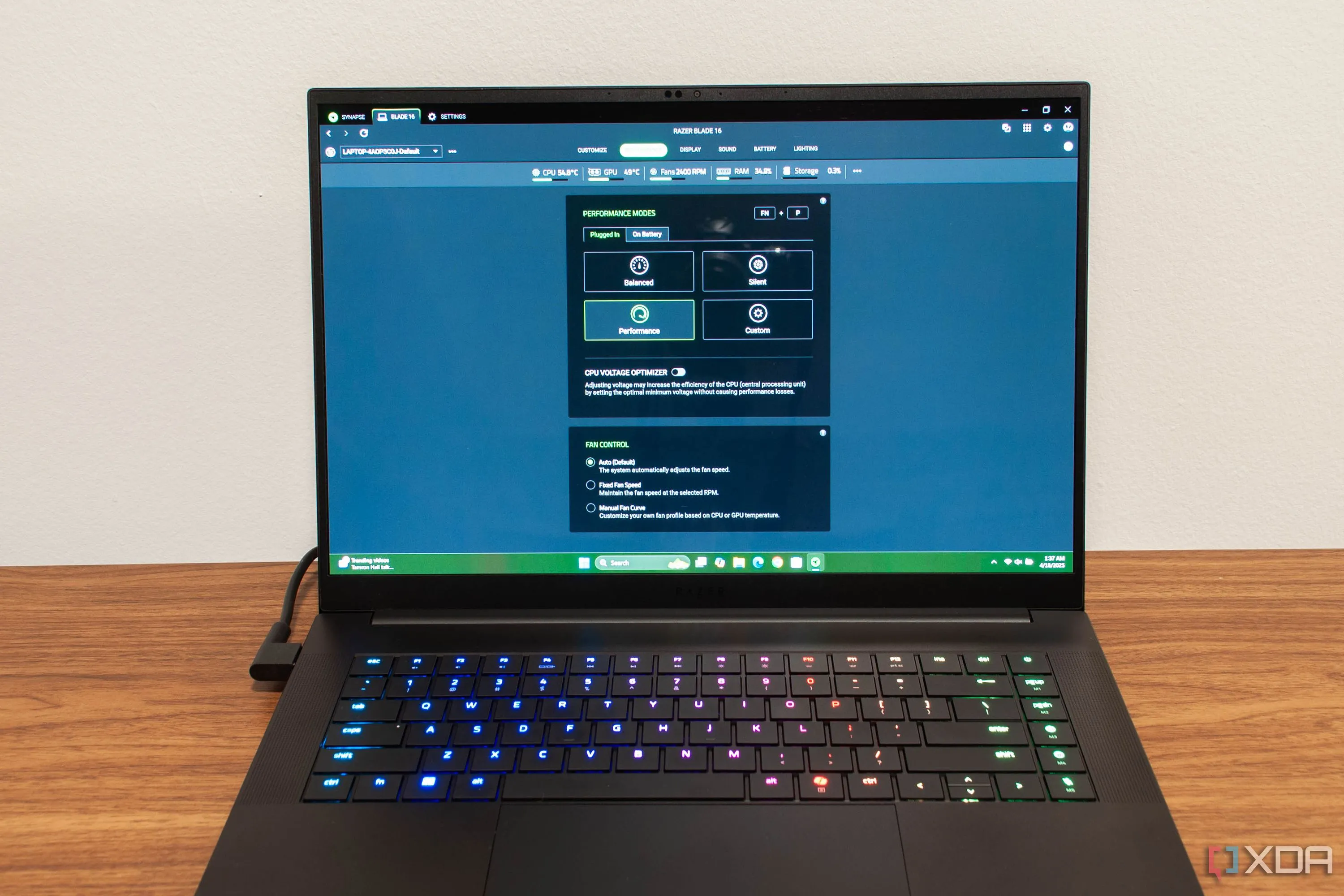 Giao diện phần mềm Razer Synapse trên laptop Razer Blade 16 2025