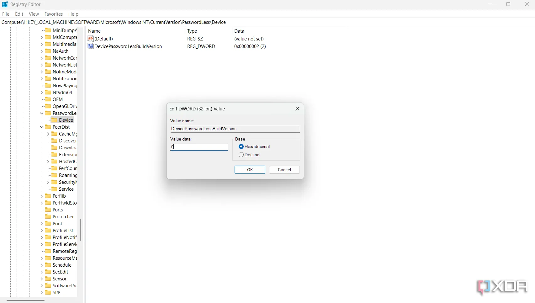 Giao diện Registry Editor Windows hiển thị đường dẫn và giá trị DevicePasswordLessBuildVersion cần chỉnh sửa để bỏ qua mật khẩu.