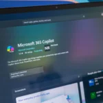 Giao diện ứng dụng Microsoft Copilot trên Microsoft Store, hiển thị thông tin chi tiết về trợ lý AI này.