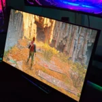 Hình ảnh game Star Wars Jedi Survivor trên màn hình chơi game OLED, minh họa lỗi thị giác của DLSS.