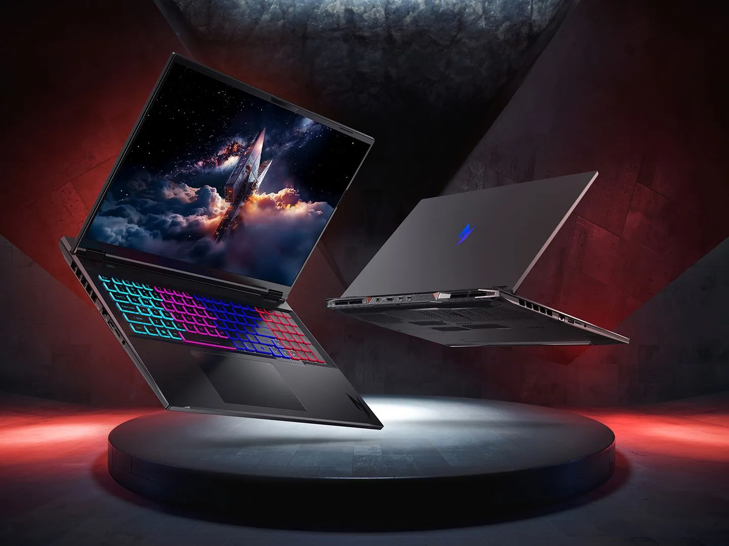 Laptop Acer Nitro 18 AI AN18-61 hiển thị các góc cạnh, nổi bật thiết kế mỏng nhẹ và màn hình lớn, tích hợp công nghệ AI mới nhất