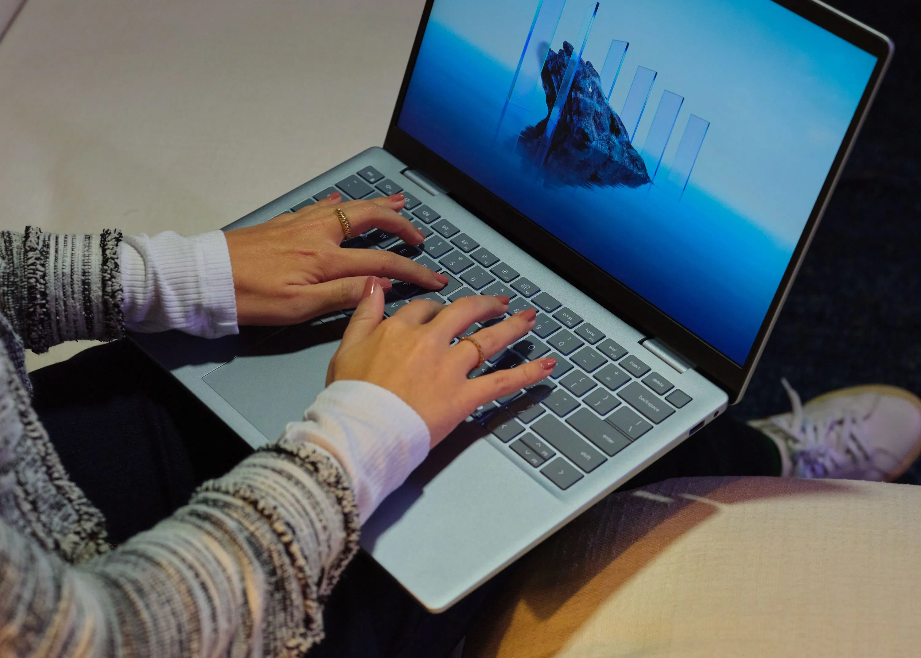 Laptop Dell 14 Plus với thiết kế mỏng nhẹ, một trong những mẫu laptop Dell Core Ultra được giảm giá vĩnh viễn
