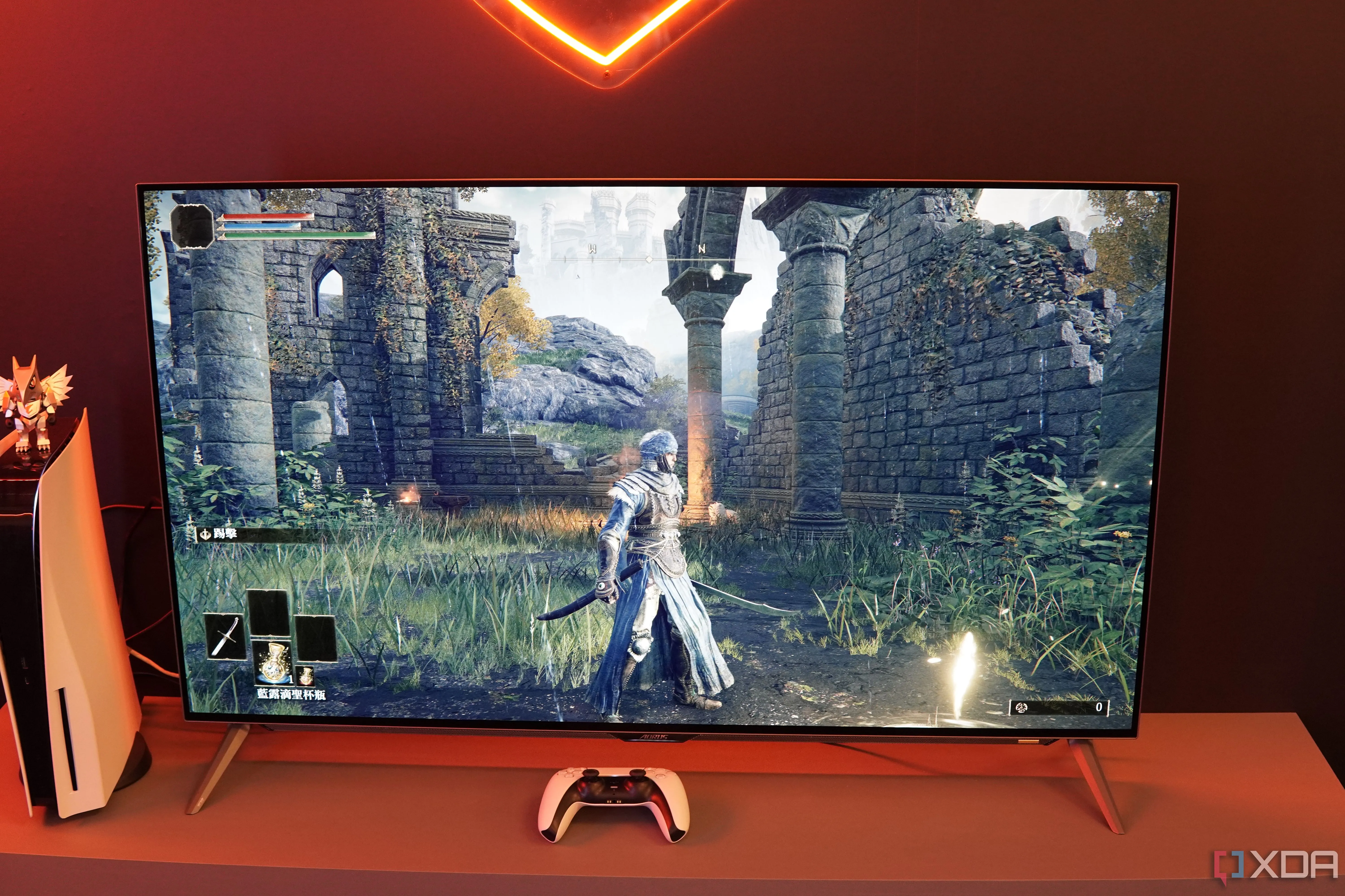 Màn hình chơi game Gigabyte FO48U nhìn từ phía trước, thể hiện giá trị và hiệu năng ấn tượng.