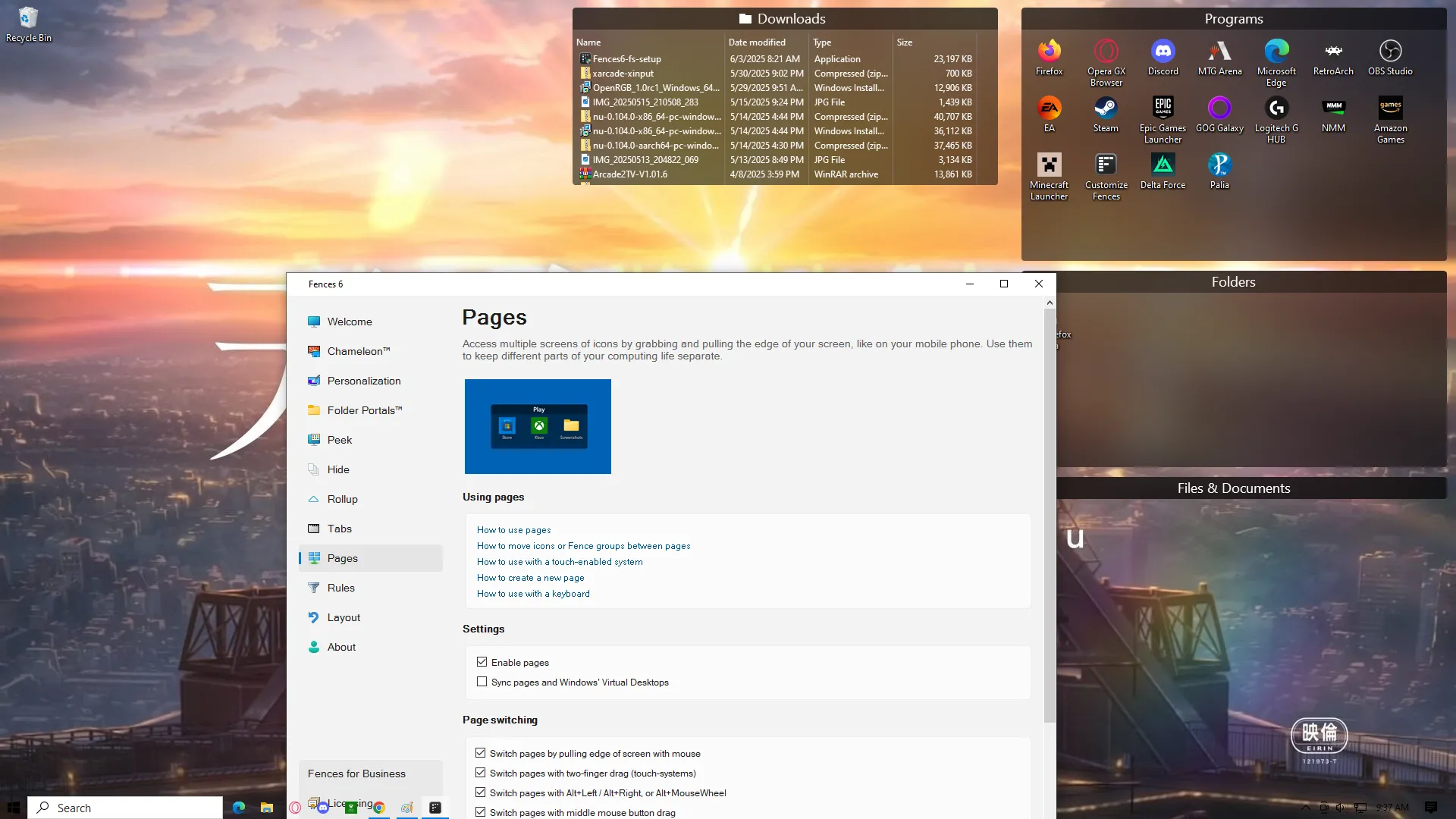 Màn hình desktop được chia thành nhiều "trang" riêng biệt bằng tính năng Pages của Fences, giúp quản lý không gian hiệu quả.