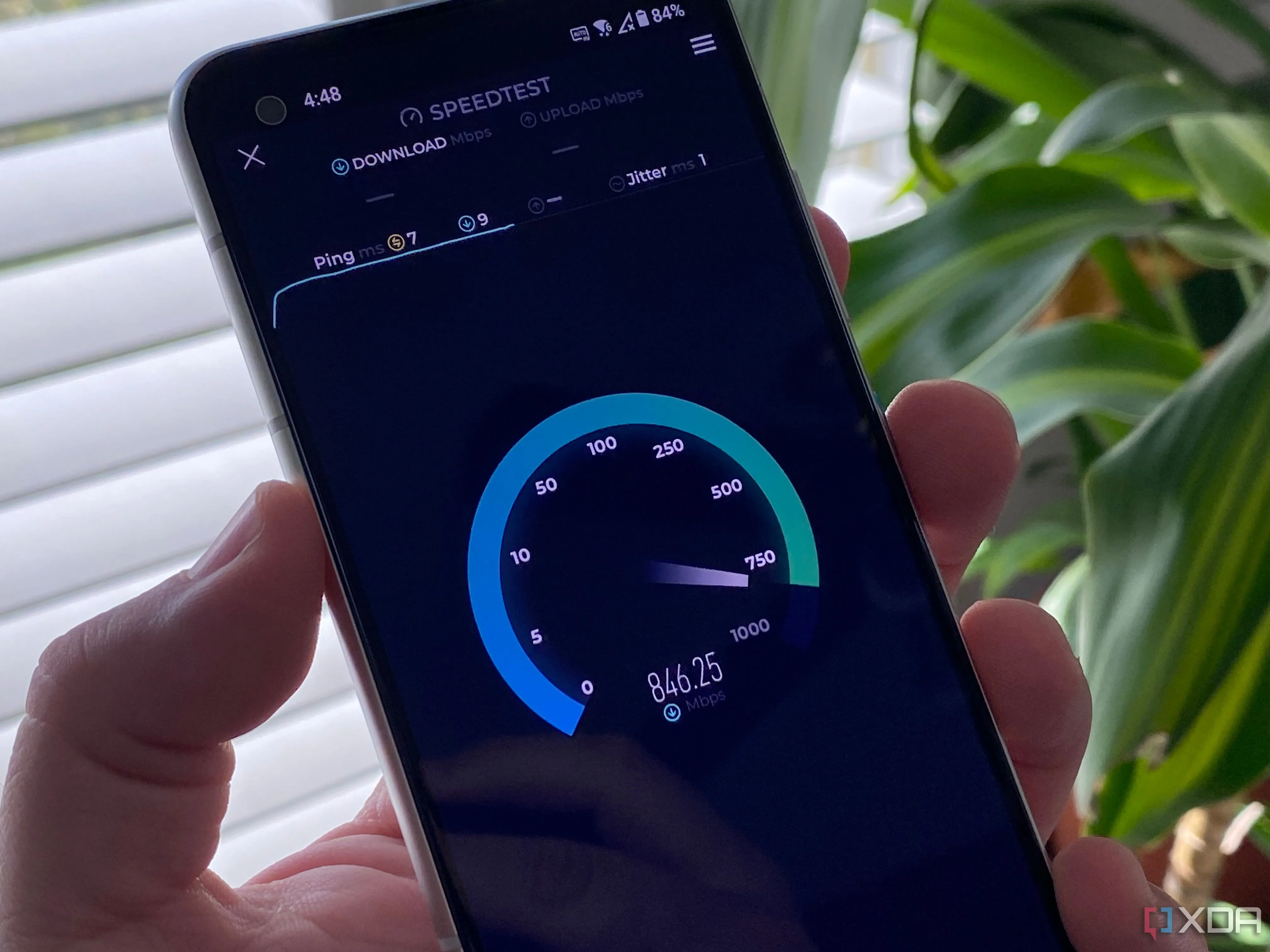 Màn hình điện thoại Samsung Galaxy hiển thị kết quả kiểm tra tốc độ internet, minh họa tốc độ mạng gia đình thực tế.