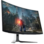 Màn hình gaming Alienware AW3225QF với thiết kế cong và viền mỏng, hiển thị hình ảnh sống động.