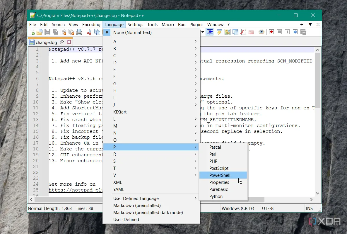 Màn hình Notepad++ trên Windows hiển thị lựa chọn ngôn ngữ lập trình