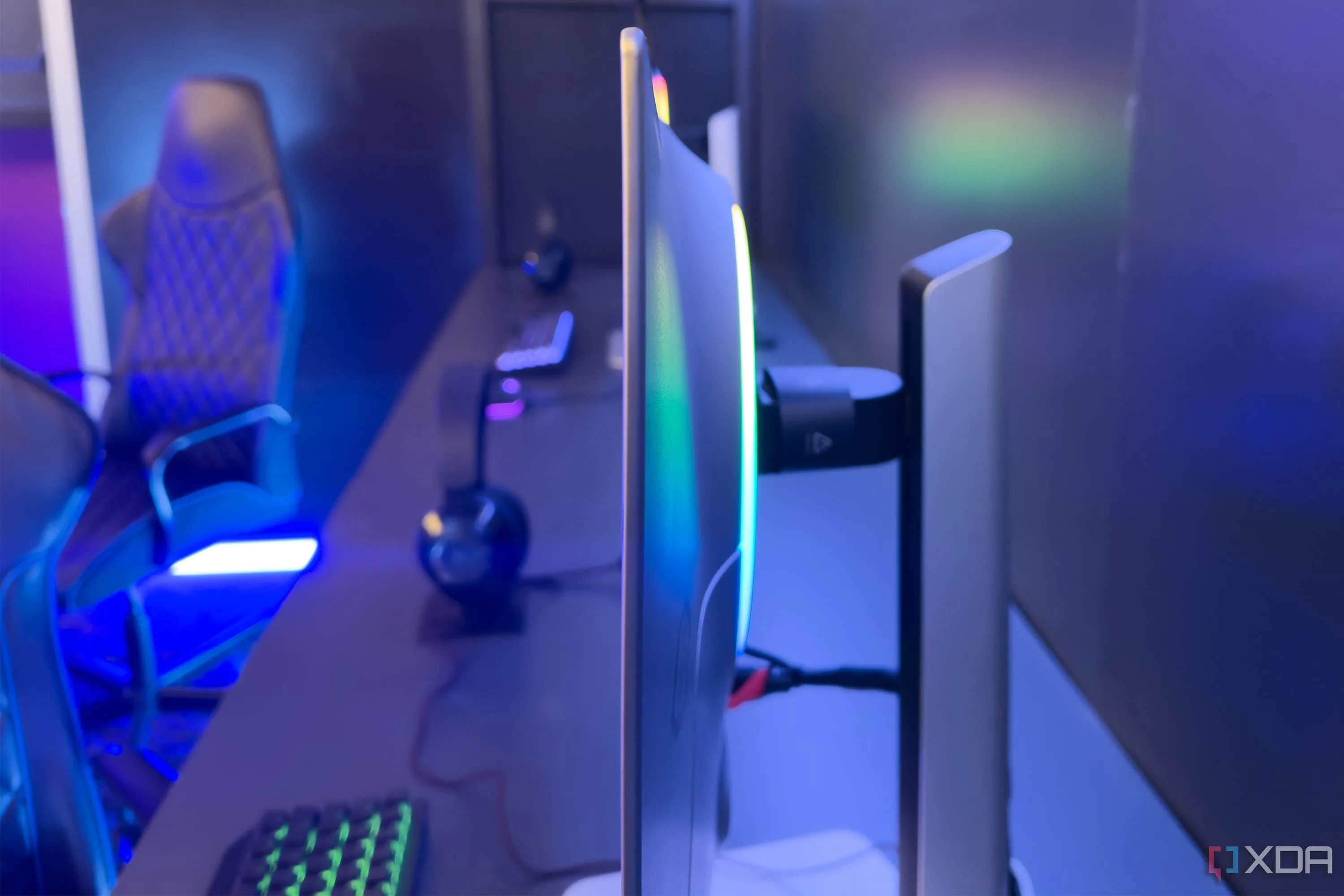 Màn hình Samsung Odyssey OLED G6 500Hz, minh họa cho trải nghiệm gaming 8K tốc độ cao
