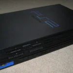 Máy chơi game PlayStation 2 phiên bản đầu tiên, biểu tượng của kỷ nguyên giải trí đa phương tiện tại gia
