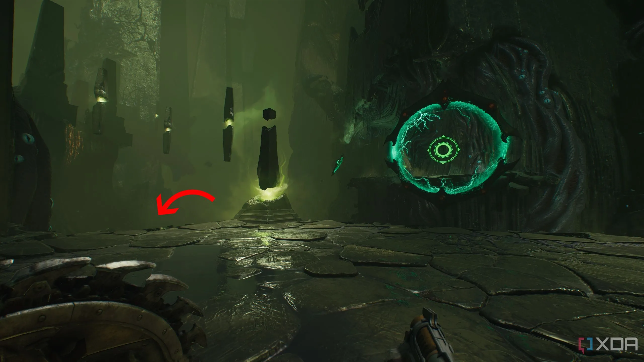Mũi tên chỉ lối xuống khu vực bí mật 3 gần cổng Shield Portal trong Chương 15.