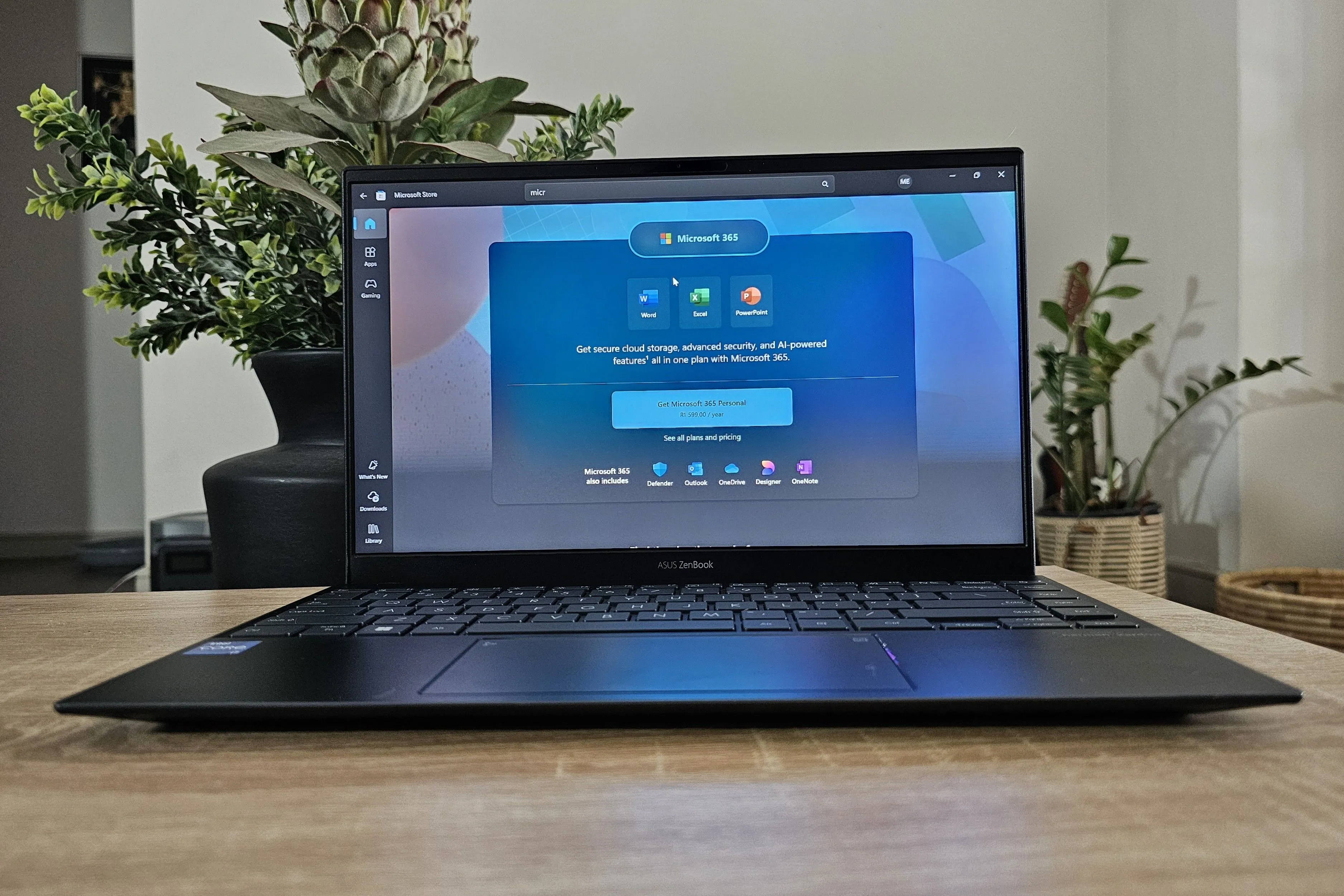 Người dùng Microsoft 365 Family đang cố gắng truy cập dịch vụ trên máy tính xách tay nhưng gặp lỗi