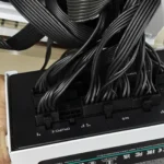 Nguồn máy tính (PSU) với nhiều dây cáp kết nối