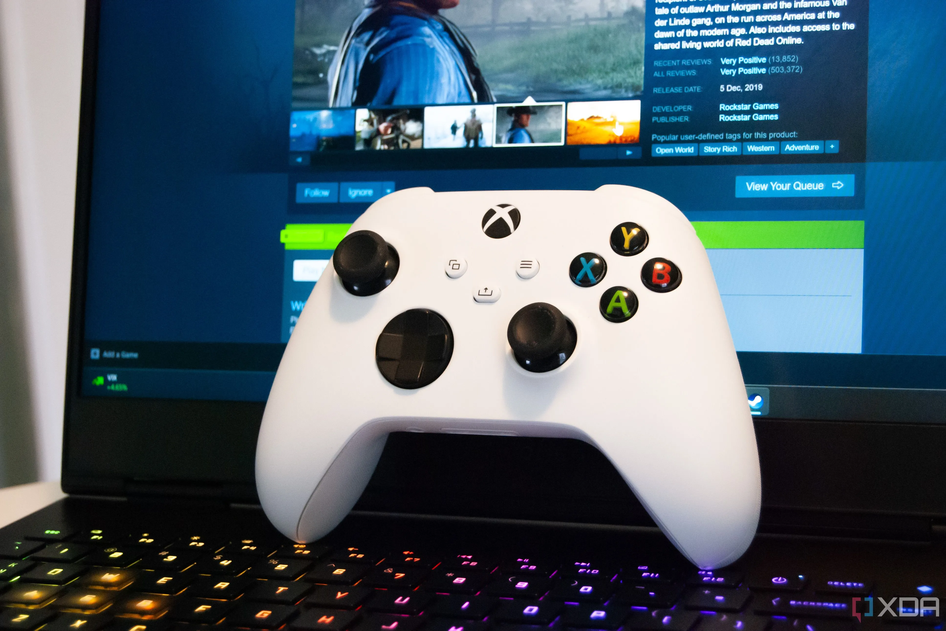 Tay cầm Xbox Wireless màu trắng