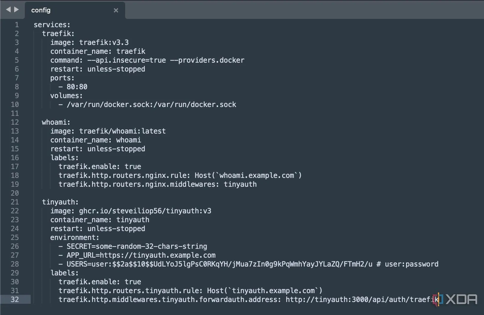 Tệp cấu hình Tinyauth đơn giản hiển thị trong một cửa sổ terminal