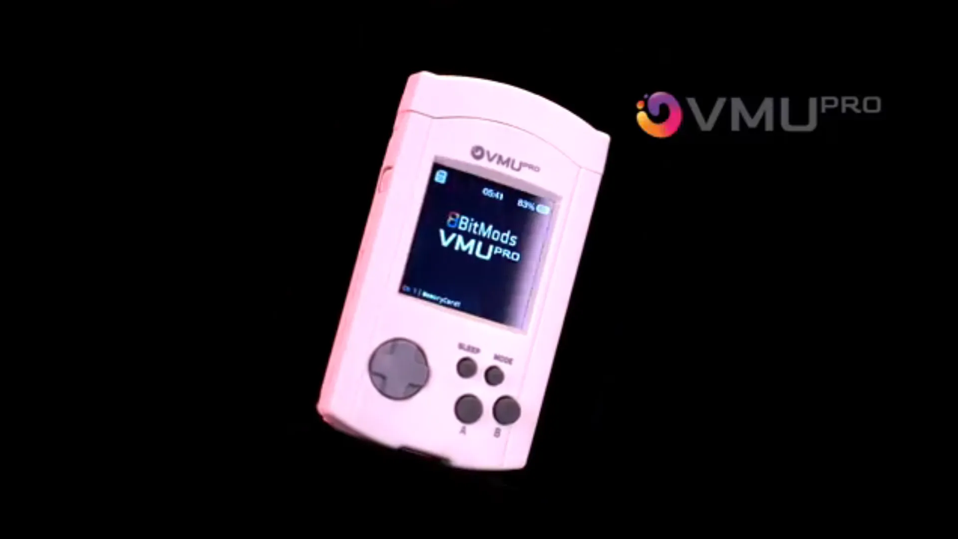 Thiết bị 8BitMods VMU Pro màu trắng, hiển thị màn hình và các nút điều khiển, phụ kiện đa năng cho Sega Dreamcast.