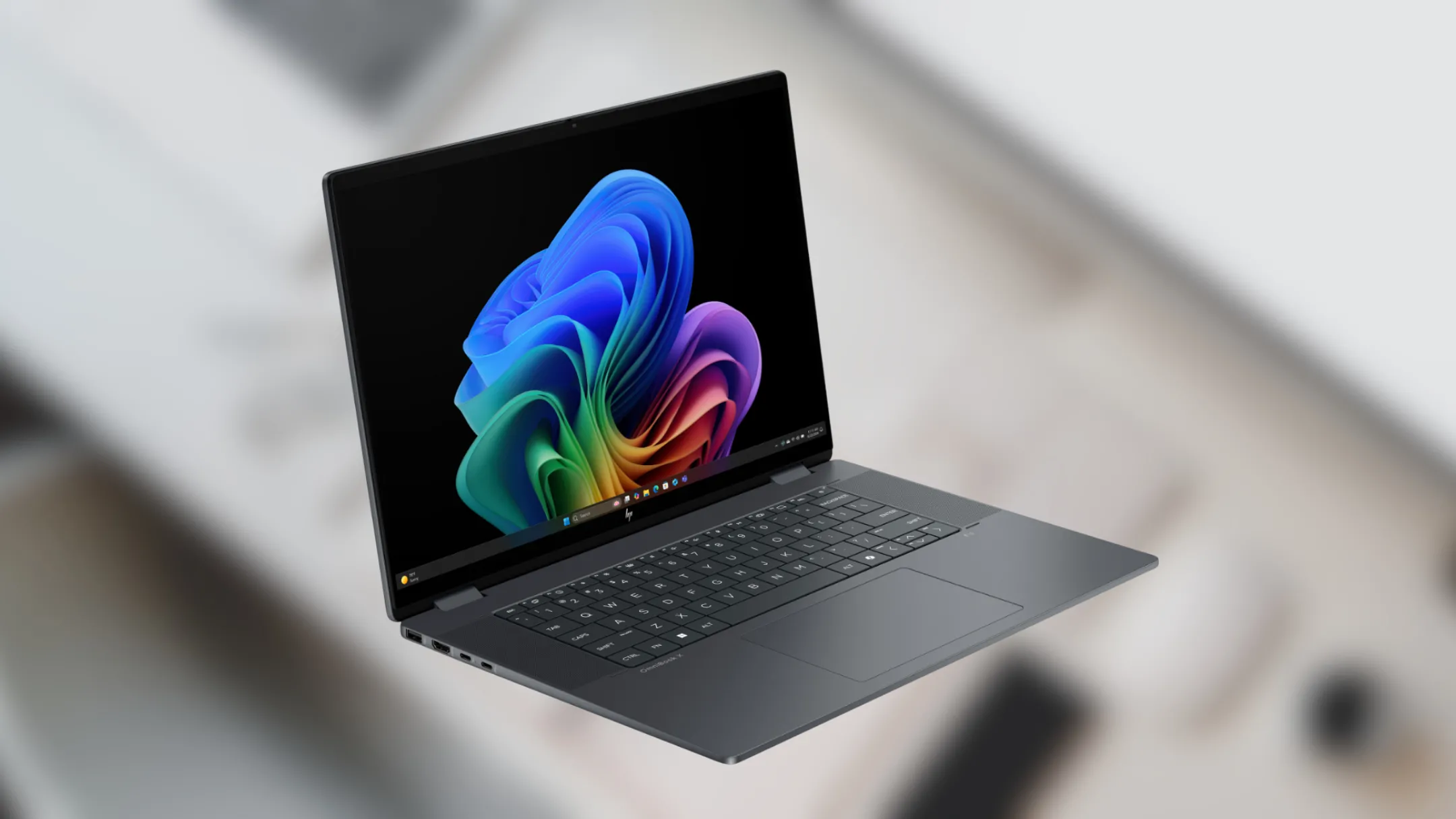 Thiết kế mỏng nhẹ và cổng kết nối đa dạng của laptop HP OmniBook X Flip 16 inch