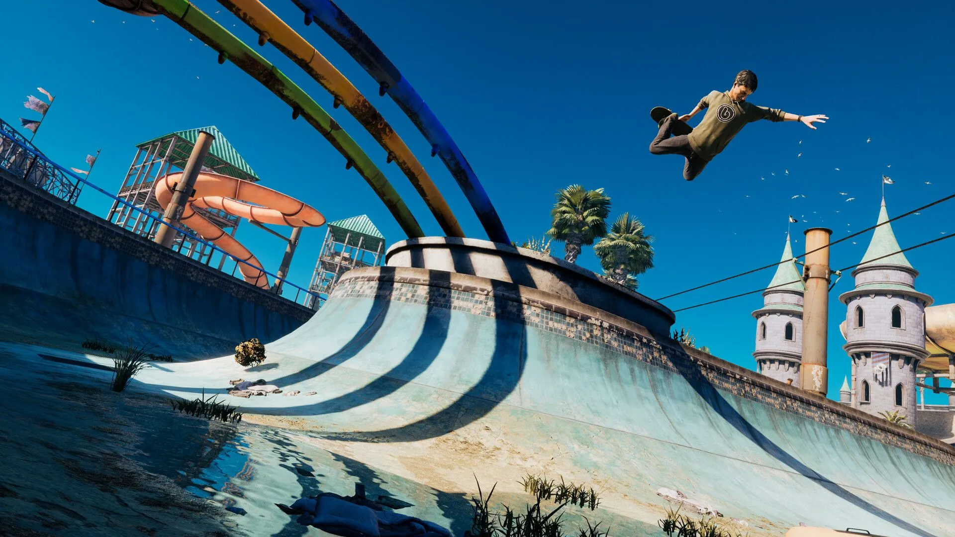 Tony Hawk biểu diễn một động tác phức tạp trên không trong màn chơi thành phố của Tony Hawk's Pro Skater 3+4