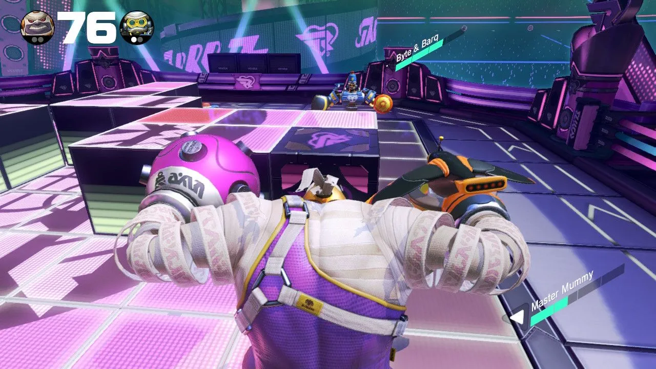Trận đấu kịch tính trong ARMS trên Nintendo Switch, thể hiện cơ chế tay co giãn